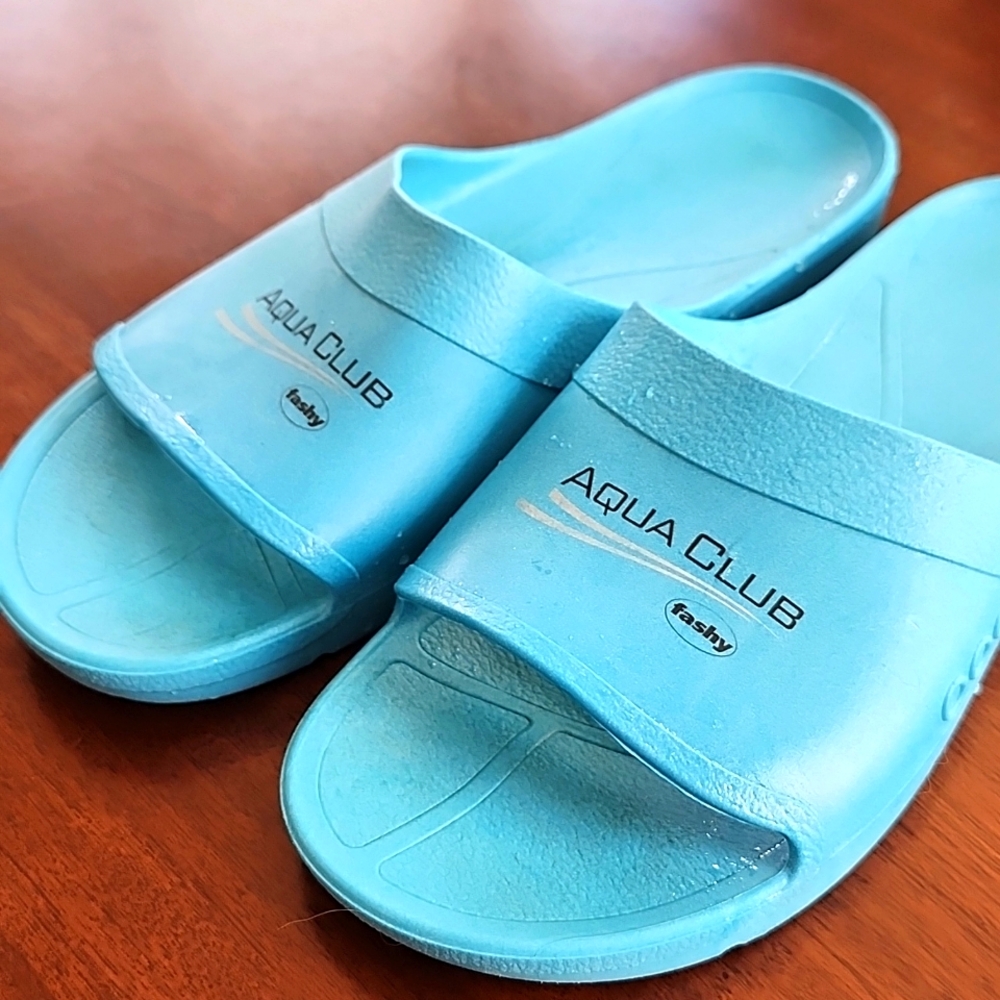 Aqua Club pool slides,  8.5